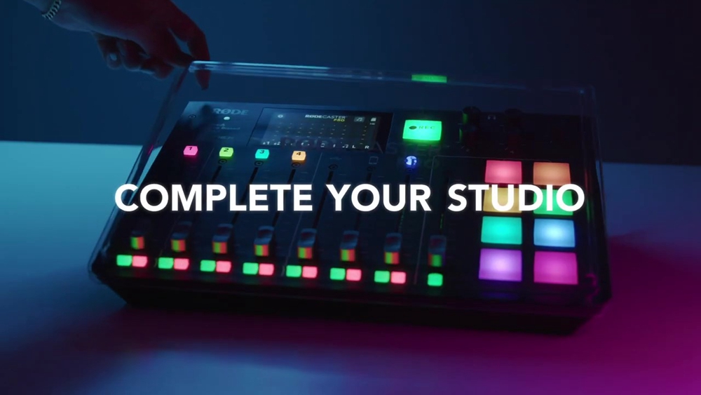 211014_095711_4653.jpg Introducing the RØDECover Pro_Moment2_副本.jpg