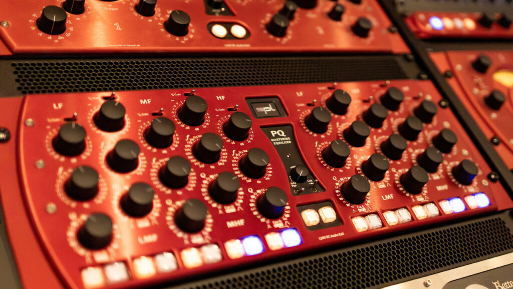 260302_000522_2040.jpg 6.jpg